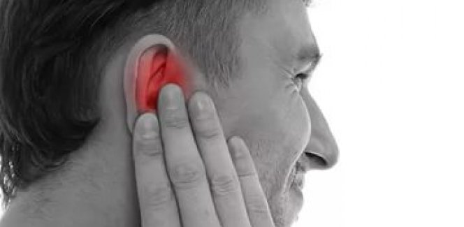 При простуде болят уши: чем лечить при осложнениях в домашних условиях
