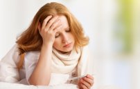 Болит голова, температура 37, слабость, сонливость и тошнота: причины недомогания