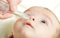 Грудное молоко в нос от насморка: можно ли капать при рините